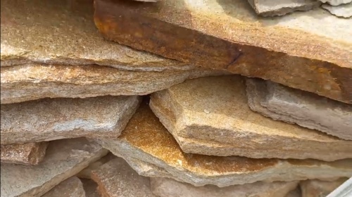 Плитняк златолит жёлтый золотистый для отмостки купить в Кушве