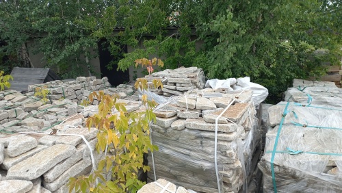 Плитняк галтованный гранитный для ландшафтного дизайна купить в Кушве