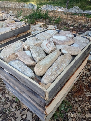 Златолит жёлтый, жёлто-зелёный глыбки и валуны для ланшафтного дизайна купить в Кушве