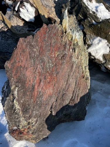 Ландшафтные глыбы красно-фиолетовые 200-1000 килограмм купить в Кушве