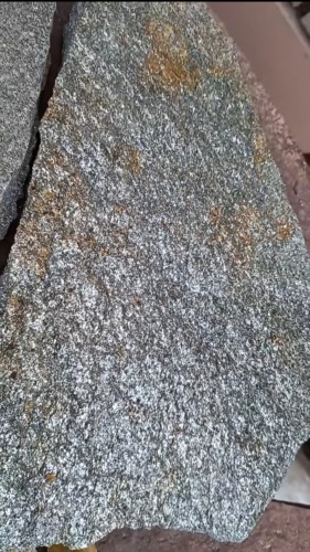 Плитняк златолит серебристый для цоколя, отмостки купить в Кушве