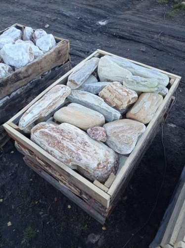 Златолит жёлтый, жёлто-зелёный глыбки и валуны для ланшафтного дизайна купить в Кушве