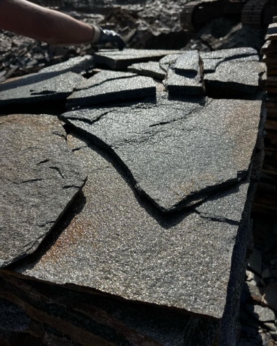 Плитняк златолит серебристый для фасада купить в Кушве