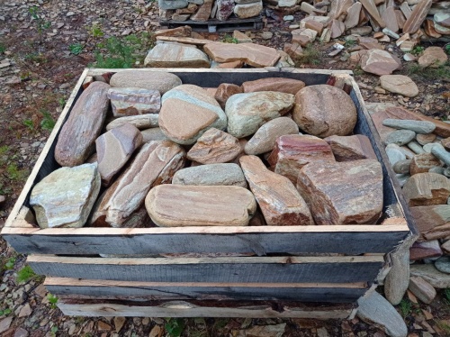 Златолит жёлтый, жёлто-зелёный глыбки и валуны для ланшафтного дизайна купить в Кушве