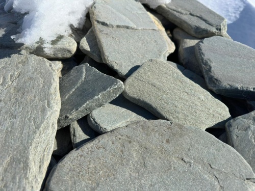 Плитняк златолит зелёный галтованный для фасада купить в Кушве