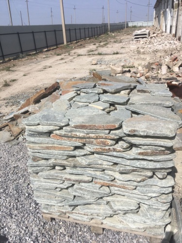 Златолит серебристый галтованный для лестниц купить в Кушве