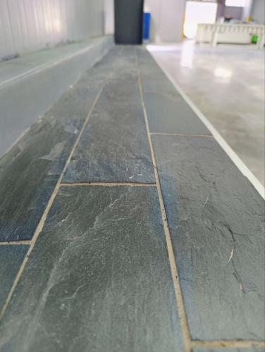 Плитка чёрная из натурального камня фасадная 30 см * 5 см, толщина 7 мм -30 мм купить в Кушве