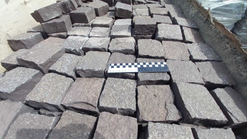 Лемезит колотая брусчатка 10 * 10 см. для парковки купить в Кушве