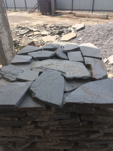 Златолит серебристый галтованный для лестниц купить в Кушве